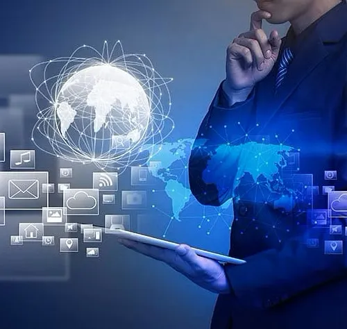Profesional analizando la estrategia tecnológica de una empresa